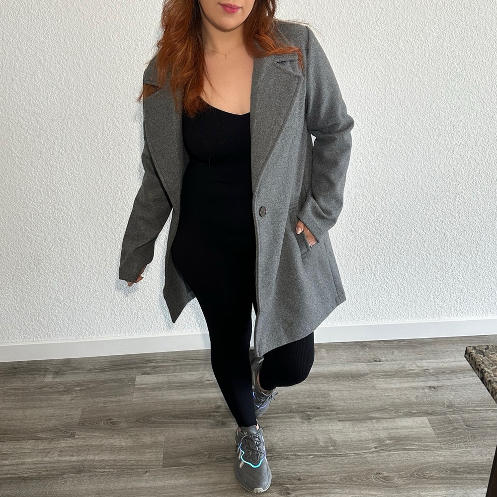 Gray coat🪩